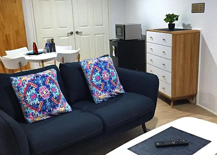 Large Studio Unit Close To Theme Parks