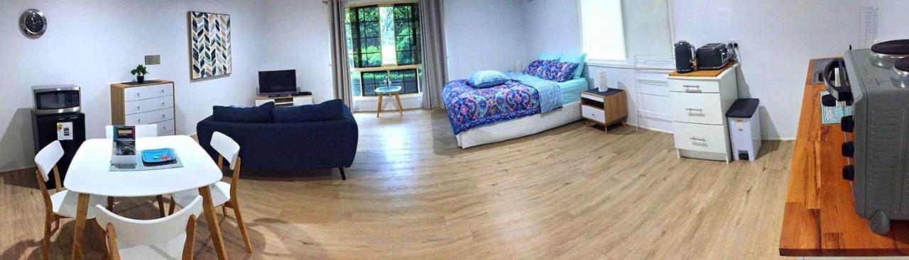 Large Studio Unit Close To Theme Parks Apartment *